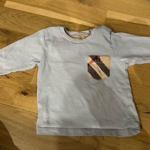 Long sleeve light blue Burberry tee